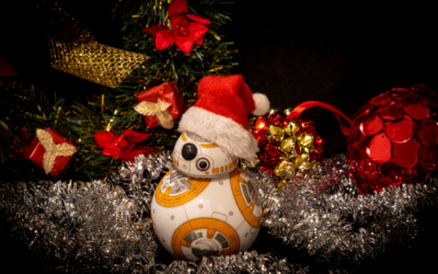 Noël approche et vous êtes fan de Star Wars ? Pourquoi ne pas opter pour un Pull de Noël en avance ?
